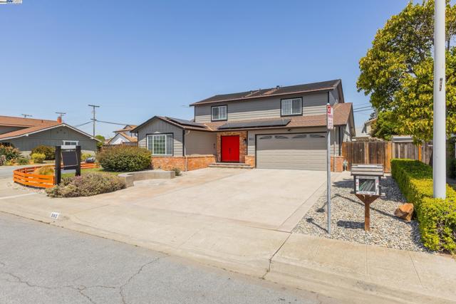 803 Russell Ln, Milpitas CA: https://media.crmls.org/mediaz/83d42310-8b32-4097-8a8b-07d4ca6b6d1b.jpg
