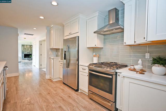383 Caravelle Dr, Walnut Creek CA: https://media.crmls.org/mediaz/83d4d9cc-8d43-4b26-b601-d5bed5601f43.jpg