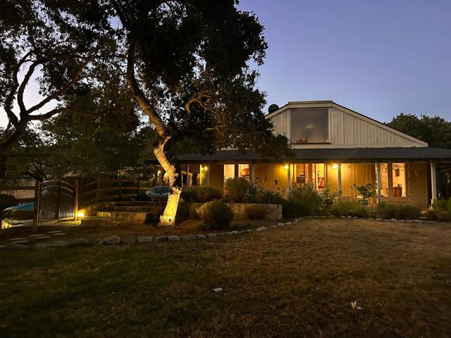 31 Asoleado Place, Carmel Valley CA: https://media.crmls.org/mediaz/83d64913-2bb8-44ef-af00-a03be93bd03c.jpg