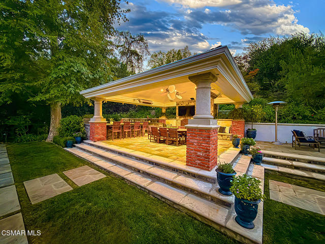 581 Lakeview Canyon Road, Westlake Village CA: https://media.crmls.org/mediaz/83d69056-353c-431b-a145-c55268cc92cc.jpg