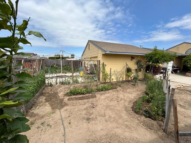 31 10th Street, Greenfield CA: https://media.crmls.org/mediaz/83d73f65-5675-4d6d-8e23-ef2ab39c2cc8.jpg