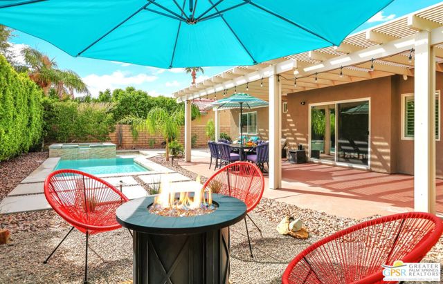 2162 Shannon Way, Palm Springs CA: https://media.crmls.org/mediaz/83d78e92-c280-46c8-8410-56564d0b8bd5.jpg
