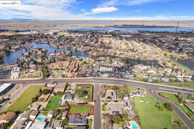 1816 Parsons Ln, Antioch CA: https://media.crmls.org/mediaz/83d7b947-7dfc-4a36-8e25-c09eeb1efe84.jpg