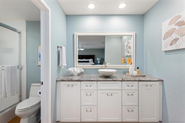 5719 Caminito Norte, La Jolla CA: https://media.crmls.org/mediaz/83d83152-c653-4f9e-9578-0508fd3f4682.jpg