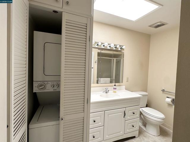 1601 Oakmont Dr, Walnut Creek CA: https://media.crmls.org/mediaz/83d832cf-7b76-4ed1-afa6-6736147c49e6.jpg