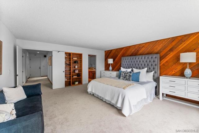 315 Colima Court, La Jolla CA: https://media.crmls.org/mediaz/83d8f655-0209-4d53-8f4a-4df278d4d005.jpg