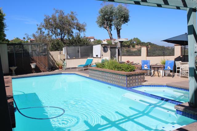 Detail Gallery Image 2 of 17 For 1349 Ridgeview Way, Bonita,  CA 91902 - 4 Beds | 2/1 Baths