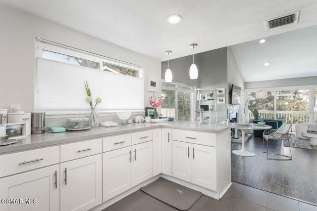 191 Rockrose Lane, Oak Park CA: https://media.crmls.org/mediaz/83d93330-478c-4099-a997-480b61383fe3.jpg
