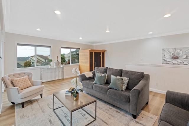 301 Channing Way, Pacifica CA: https://media.crmls.org/mediaz/83d93ba2-07a2-410a-a20a-a25820d69650.jpg