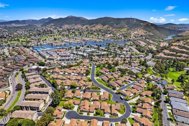 1776 Calle Del Arroyo, San Marcos CA: https://media.crmls.org/mediaz/83d94a2b-e570-41b6-8515-87501358402c.jpg