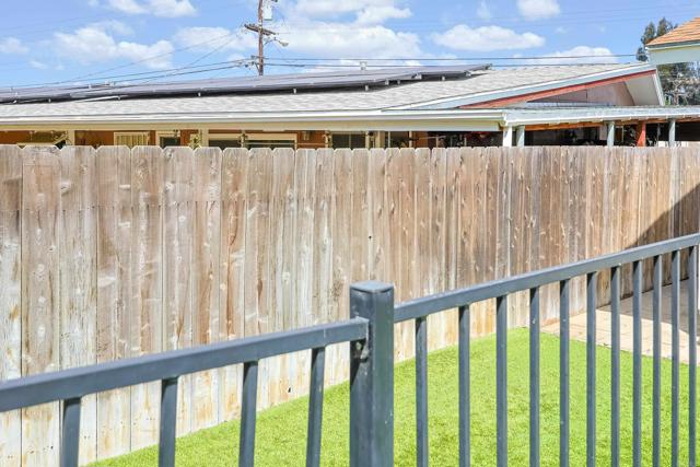 Image 23 of 27 For 7907 Longdale