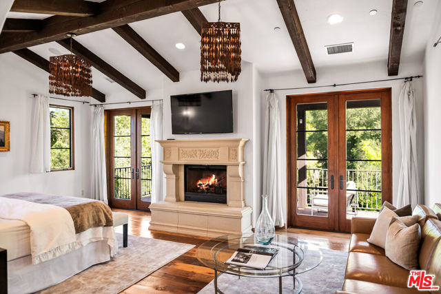 5850 Lapworth Drive, Agoura Hills CA: https://media.crmls.org/mediaz/83da2967-11b0-44e6-96e5-67db30891d3f.jpg