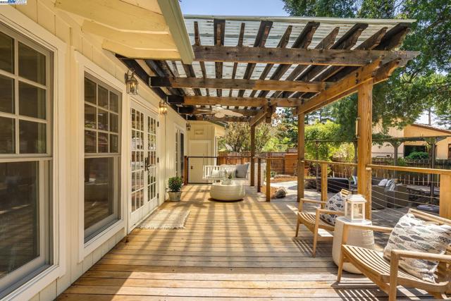 20 Donna Ln, Danville CA: https://media.crmls.org/mediaz/83da8134-c04c-4897-9029-f474286dbf98.jpg