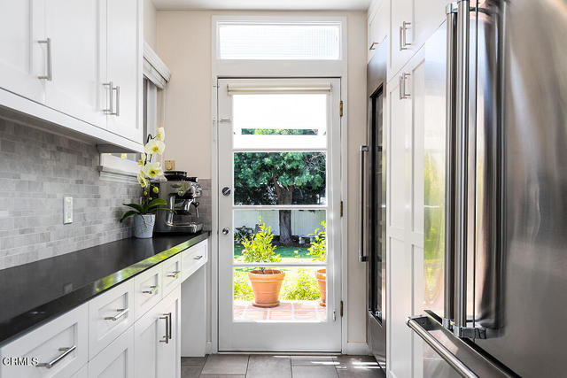 185 Glen Summer Road, Pasadena CA: https://media.crmls.org/mediaz/83db3c39-520c-4e89-b4e6-c9229ebde292.jpg