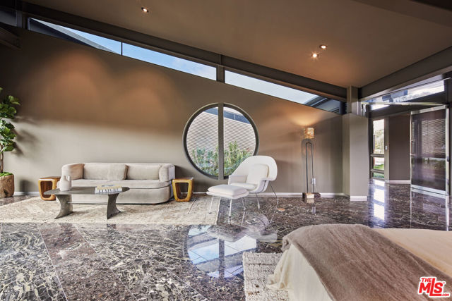 5900 Bonsall Drive, Malibu CA: https://media.crmls.org/mediaz/83db79b0-e989-4a50-b139-97e1e8376fa3.jpg