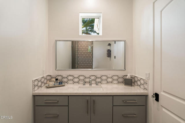 1069 Corte Barroso, Camarillo CA: https://media.crmls.org/mediaz/83dba73e-14f4-49bc-9006-77402d287d2b.jpg