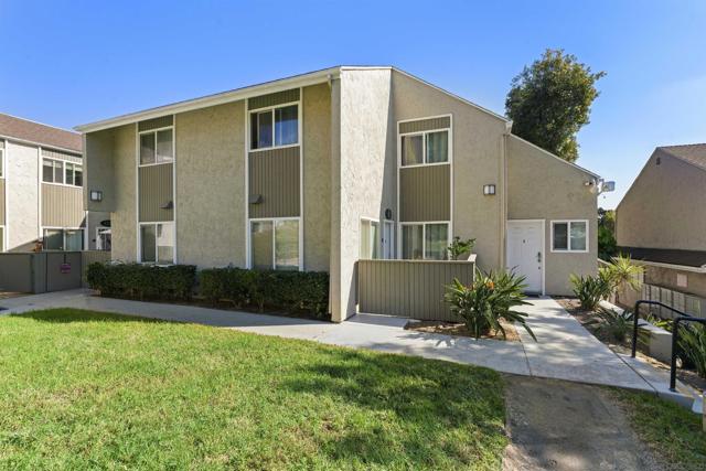 6333 College Grove Way, San Diego CA: https://media.crmls.org/mediaz/83dc3967-1a2b-4ef5-8d86-5d58197d56c3.jpg