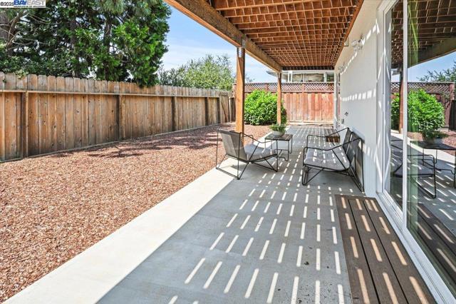 5277 Winifred Dr, Castro Valley CA: https://media.crmls.org/mediaz/83dc458f-14e9-4e66-a766-e7d39ae1698d.jpg