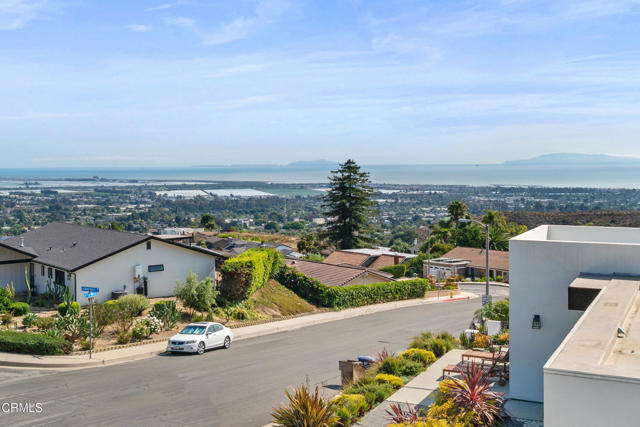 5505 Topa Topa Drive, Ventura CA: https://media.crmls.org/mediaz/83dc7e7c-e477-4f73-9d6b-384cd9c96f43.jpg