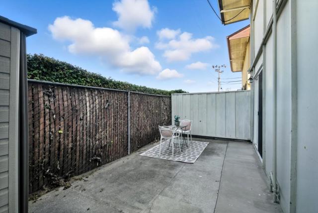 3015 Los Prados Street, San Mateo CA: https://media.crmls.org/mediaz/83dcb54a-3074-47a1-b6da-617fbba32ab3.jpg