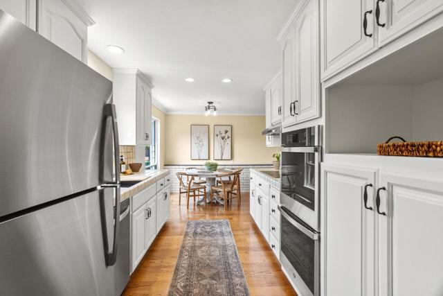 Image 9 of 26 For 6694 Mount Forest Drive
