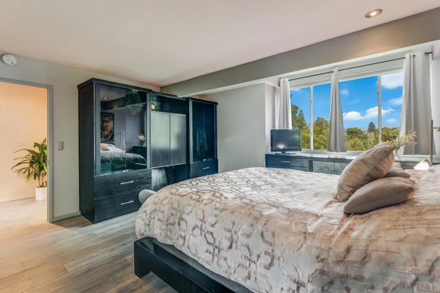 1609 Taylor Lane, Santa Cruz CA: https://media.crmls.org/mediaz/83dd31c2-9ebf-46d0-978d-6850de54d1ca.jpg
