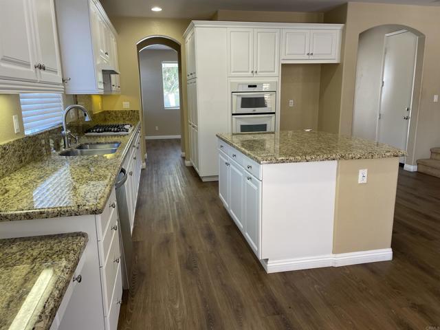 Detail Gallery Image 12 of 39 For 3709 Lake Park Road, Fallbrook,  CA 92028 - 3 Beds | 2/1 Baths