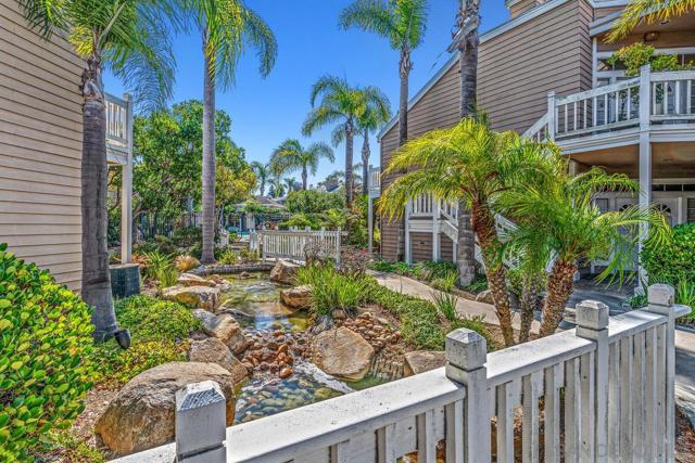 8619 Via Mallorca, La Jolla CA: https://media.crmls.org/mediaz/83de7173-8bca-4170-9038-1b1b8f53b5b9.jpg