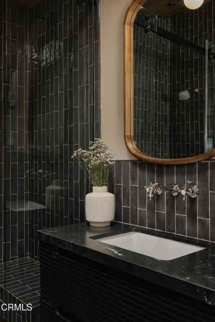 Detail Gallery Image 39 of 44 For 12406 La Maida St St, Los Angeles,  CA 91607 - 4 Beds | 4/1 Baths