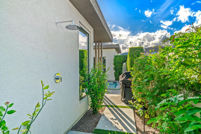 188 Blue Moon Drive, Palm Springs, CA 92262