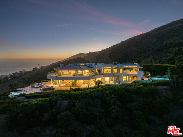 4310 Encinal Canyon Road, Malibu CA: https://media.crmls.org/mediaz/83df0fa2-9d0c-4dc9-9de8-427529bc014a.jpg
