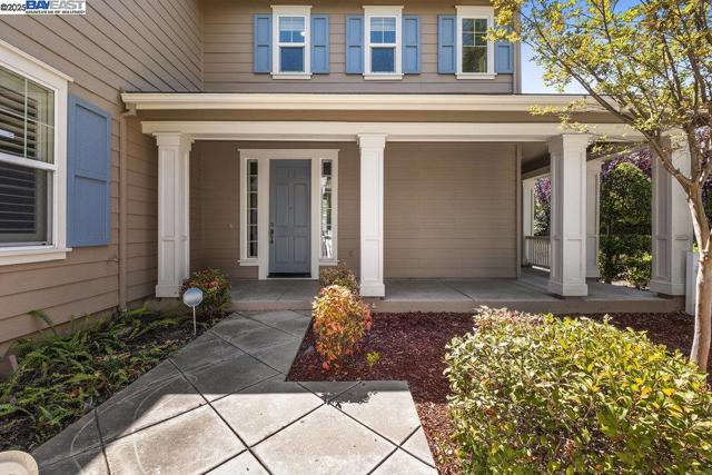 670 W Privado Way, Mountain House CA: https://media.crmls.org/mediaz/83dfb247-6744-47b4-b2dc-a0a28c7bb03a.jpg