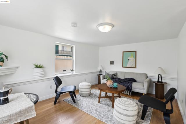 3064 E 15Th St, Oakland CA: https://media.crmls.org/mediaz/83dfb359-e6b4-43f2-bcb7-94062e67bac9.jpg