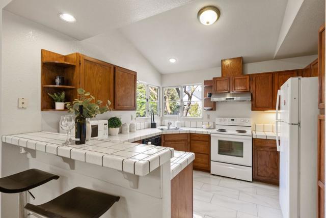 1795 Parkview Green Circle, San Jose CA: https://media.crmls.org/mediaz/83dfb7e5-5f07-474e-8dd7-2aaf8c359ee4.jpg