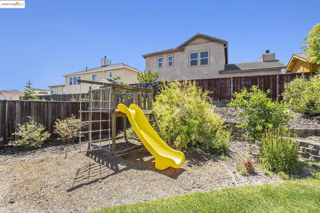 2776 Alves Ranch Rd, Pittsburg CA: https://media.crmls.org/mediaz/83dfed50-bfab-4e2f-b17c-51975dc05fbc.jpg