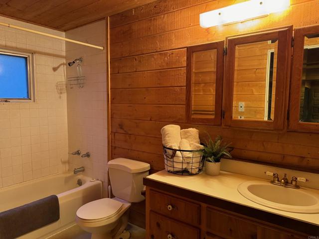 Image 16 of 64 For 22156 Crestline Road