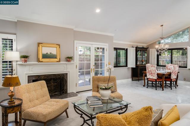 131 Shoshone Court, Danville CA: https://media.crmls.org/mediaz/83e0711c-f319-4e06-b540-99925af2f16e.jpg