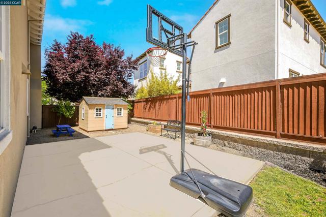 5152 Bengali St, Danville CA: https://media.crmls.org/mediaz/83e07430-1a12-4c2a-bc3c-baae2f9ef60f.jpg