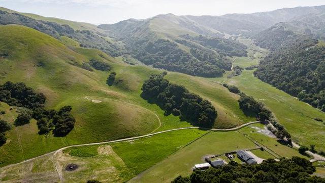 100 Old Stage Rd, San Juan Bautista CA: https://media.crmls.org/mediaz/83e08bd2-71fd-449e-977e-64b0099dce27.jpg