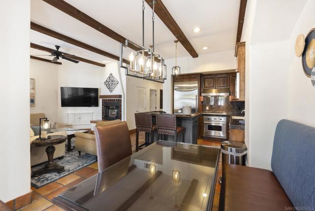 7310 Estrella De Mar, Carlsbad CA: https://media.crmls.org/mediaz/83e0cda6-55aa-4176-87e3-cd99f191246e.jpg