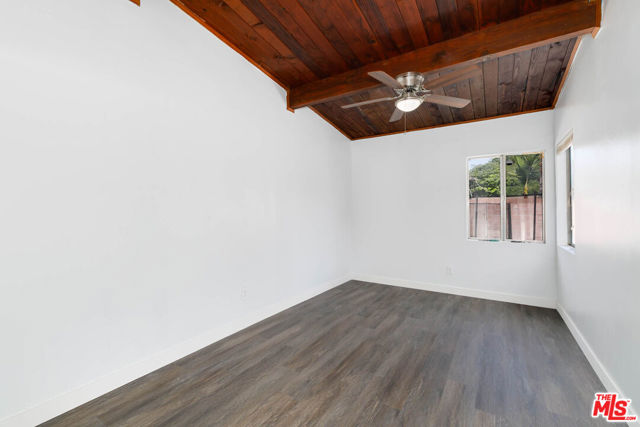 5633 Cedarglen Drive, Azusa CA: https://media.crmls.org/mediaz/83e197ef-d990-4bf6-98c2-f1c5ef8cfe75.jpg