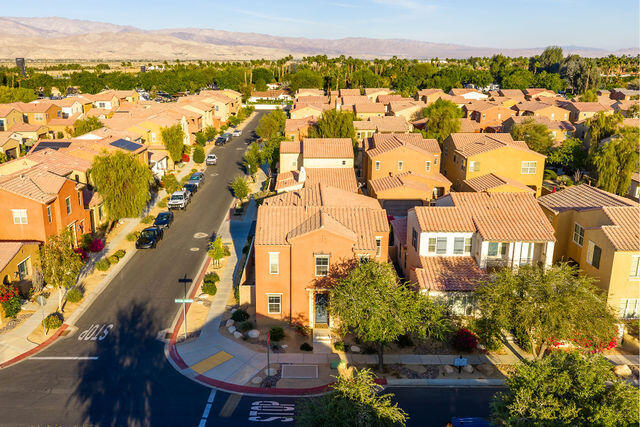 551 Via De La Paz, Palm Desert CA: https://media.crmls.org/mediaz/83e1990b-14f5-4423-b1da-ee8f8d5a8a82.jpg