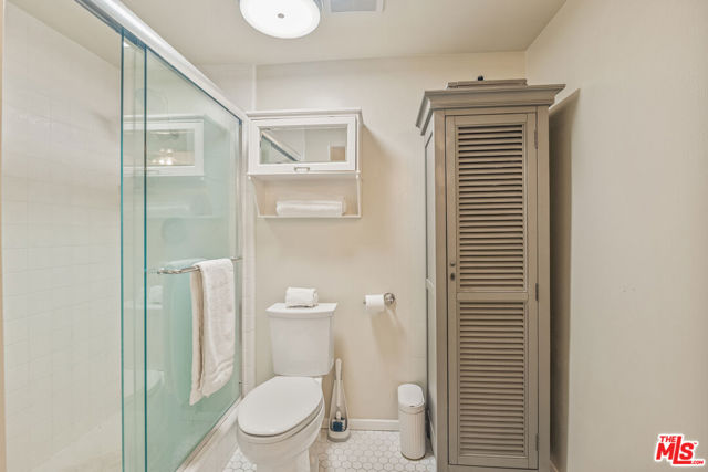 12115 San Vicente Boulevard, Los Angeles CA: https://media.crmls.org/mediaz/83e1a7bd-a0d7-46ef-9f45-83bea8611d9c.jpg