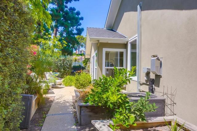 Detail Gallery Image 41 of 55 For 907 Poppy Lane, Carlsbad,  CA 92011 - 4 Beds | 4 Baths