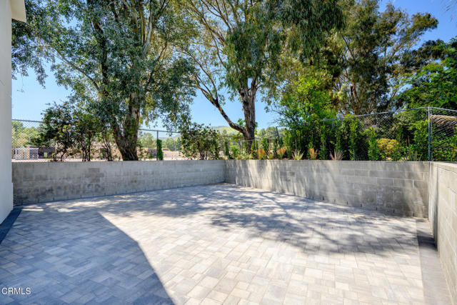 Detail Gallery Image 24 of 26 For 12323 Foxcroft Pl, Granada Hills,  CA 91344 - 3 Beds | 2/1 Baths
