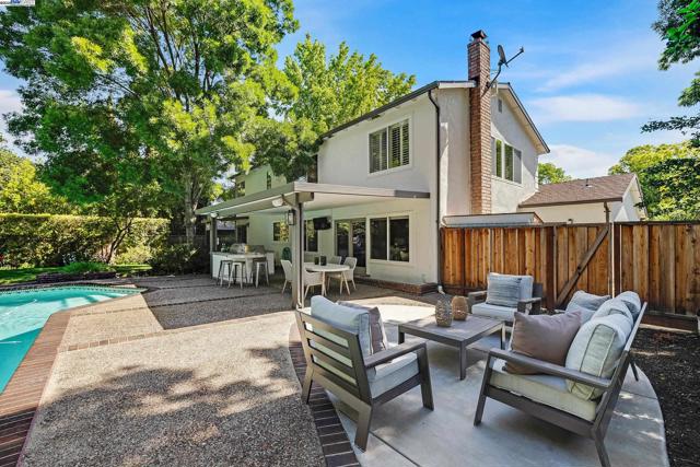 519 Ellesmere Dr, Walnut Creek CA: https://media.crmls.org/mediaz/83e24762-59b6-461c-a0f5-c46aee75513d.jpg