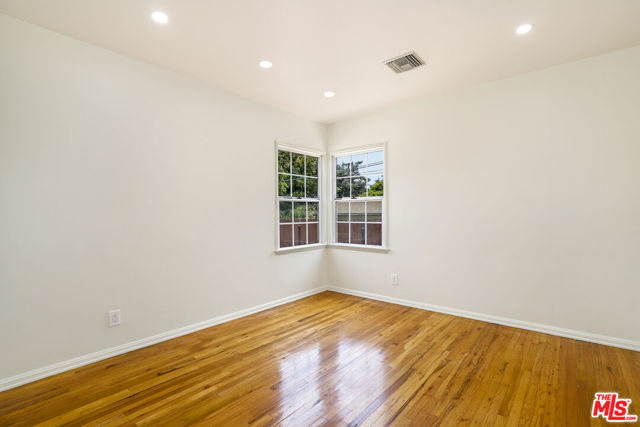 248 N Canyon Boulevard, Monrovia CA: https://media.crmls.org/mediaz/83e2f583-2f14-4b24-a202-4a285355c400.jpg