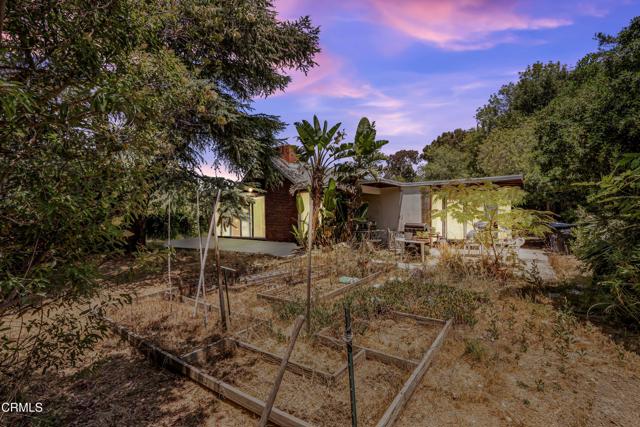 1412 Ellsworth Court, Thousand Oaks CA: https://media.crmls.org/mediaz/83e3997f-db93-4c3d-9dc4-4b62c92494e4.jpg