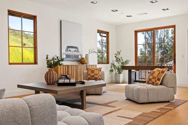 5758 60 Las Palomas, Rancho Santa Fe CA: https://media.crmls.org/mediaz/83e4a2cf-6647-4ba9-88fc-2da8eb9e6740.jpg