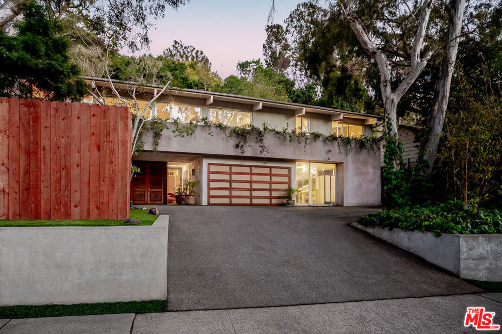 574 Latimer Road